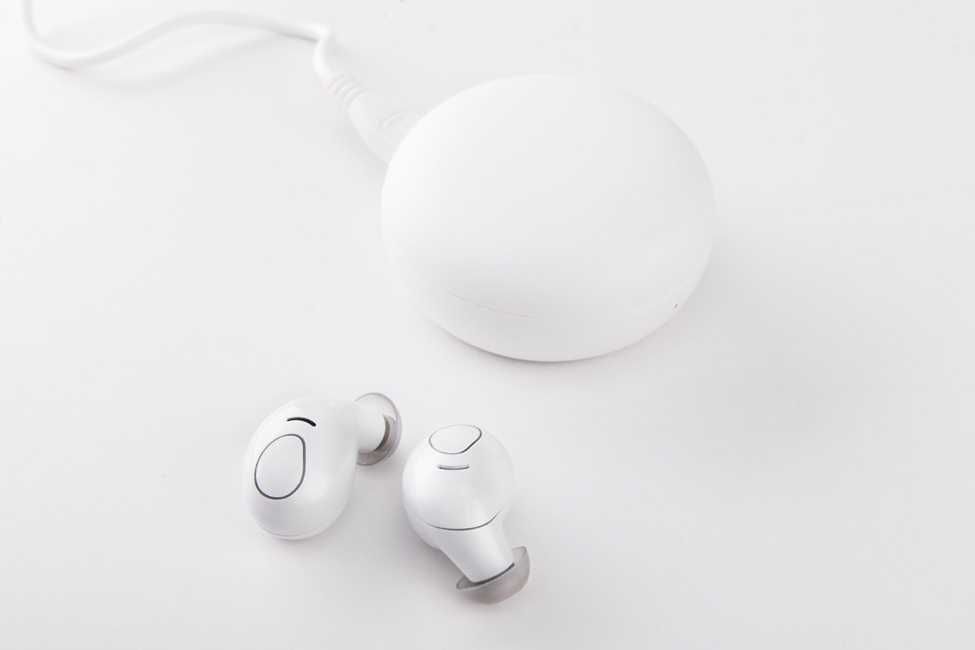 Безжични слушалки TWS (earbuds) + безжично зарядно устройство