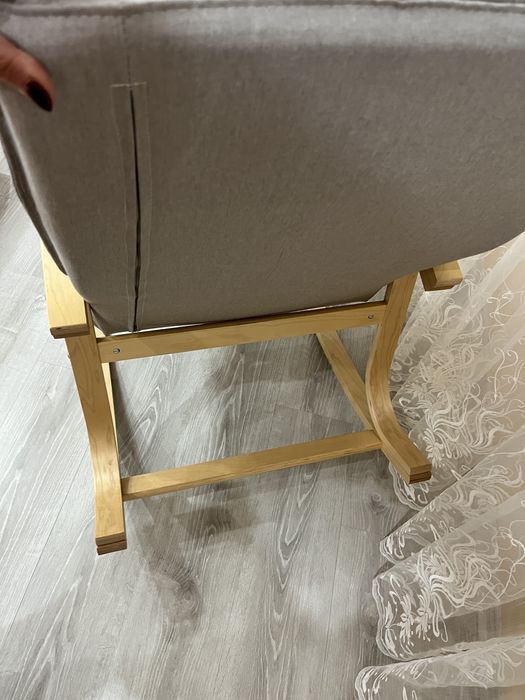 Люлеещ се стол с дървена рамка