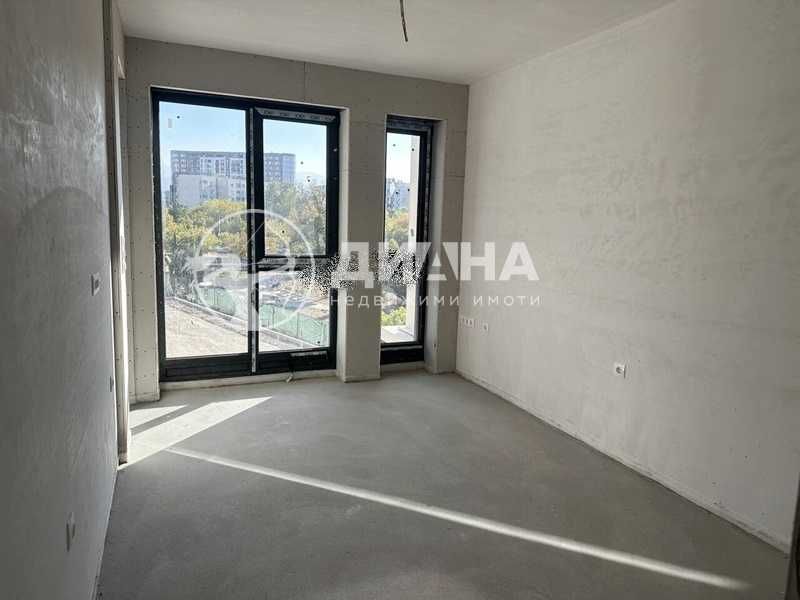 Продава се Тристаен апартамент в Пловдив, Христо Смирненски - 130 кв.м за 1916 €/кв.м - Снимка #2