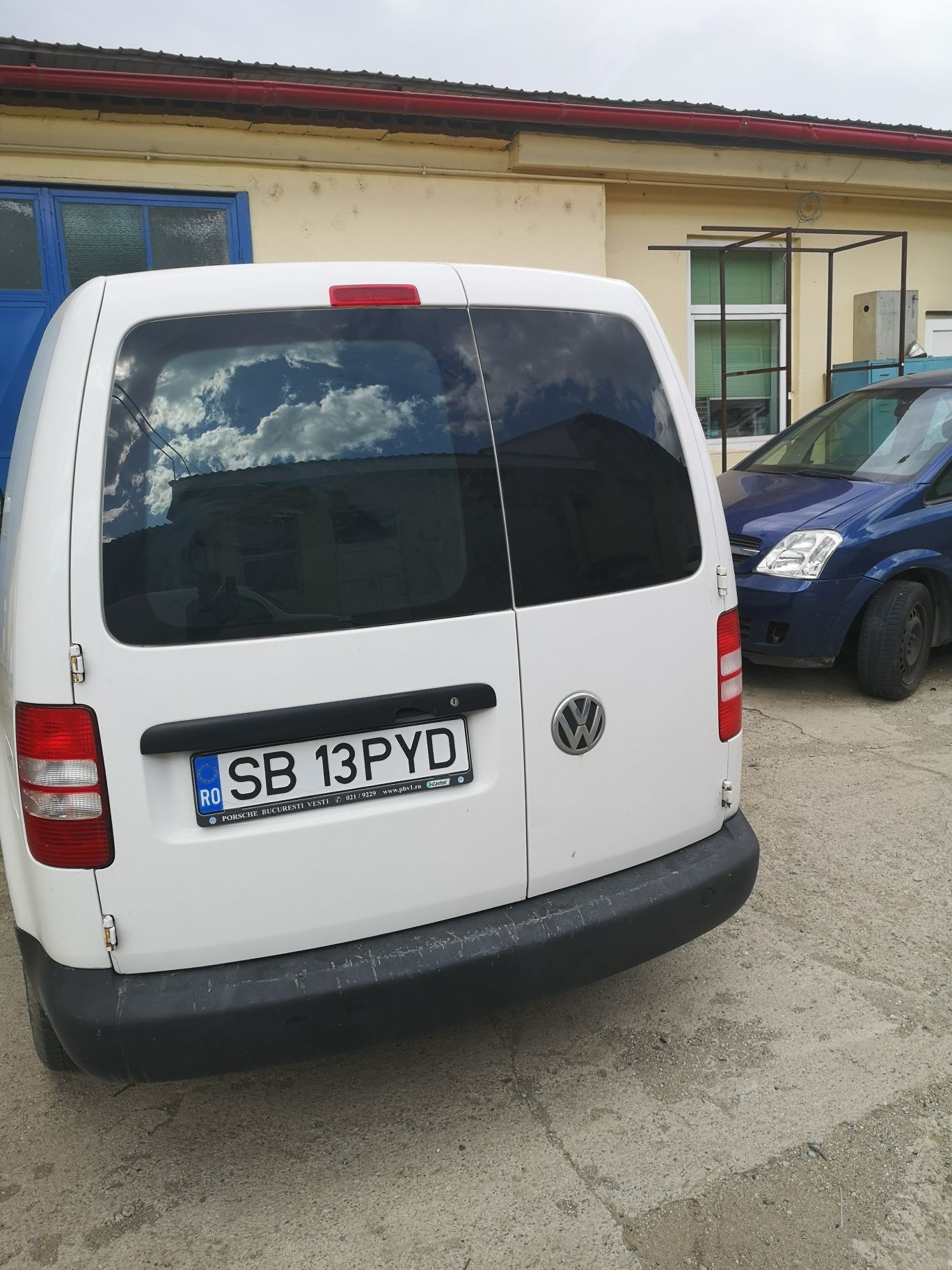 Vând VW CADDY 2011 și 2016