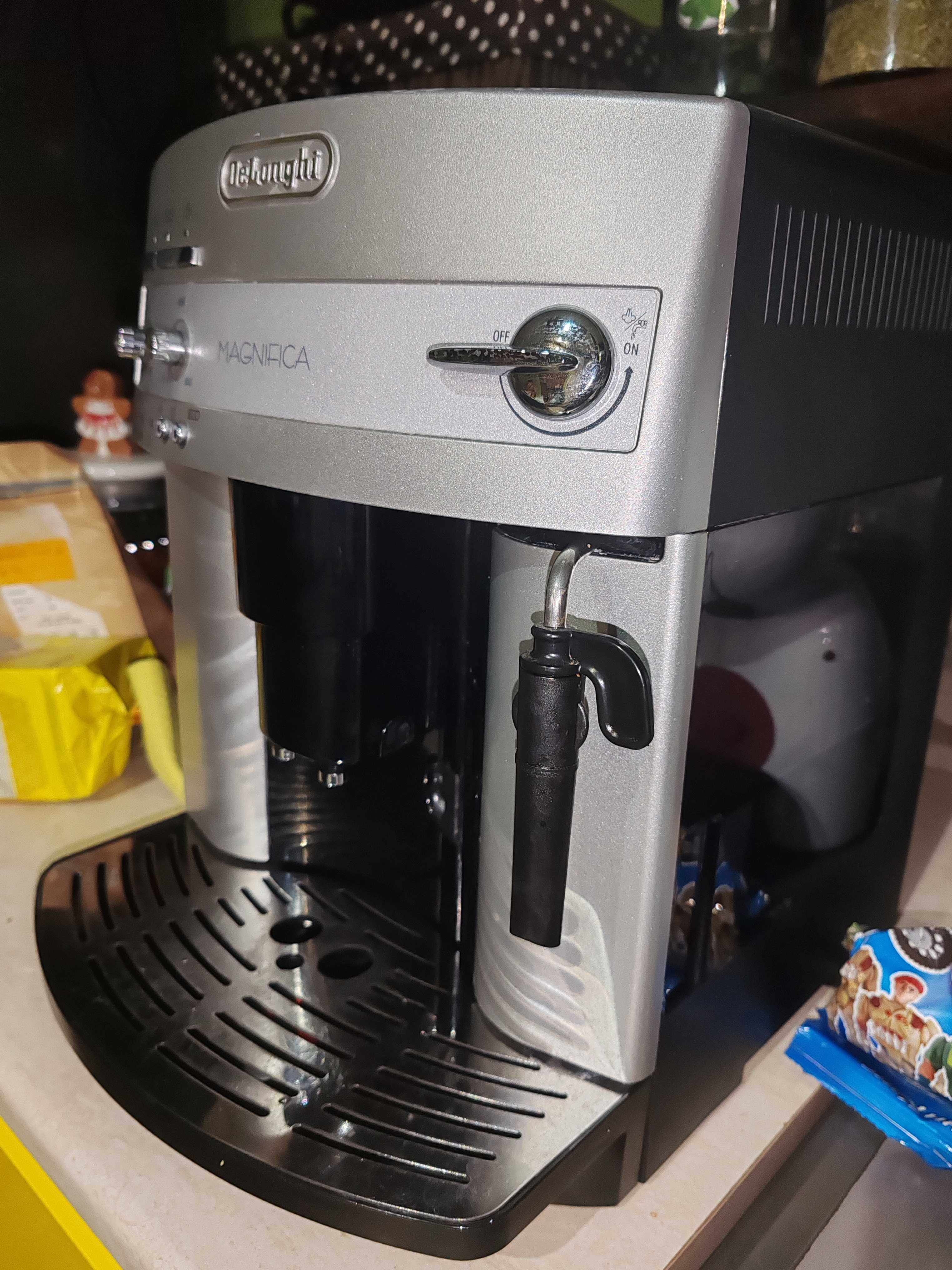 Кафеавтомат Delonghi Magnifica ESAM 3200 - сив