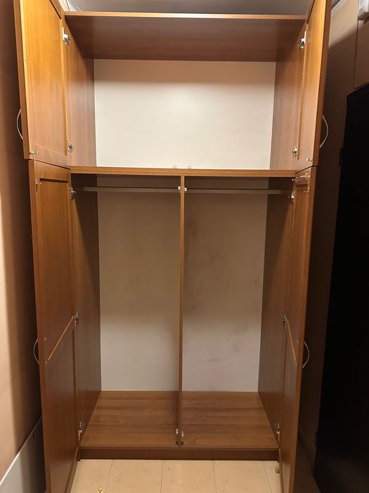 Гардероб от масив с надстройка