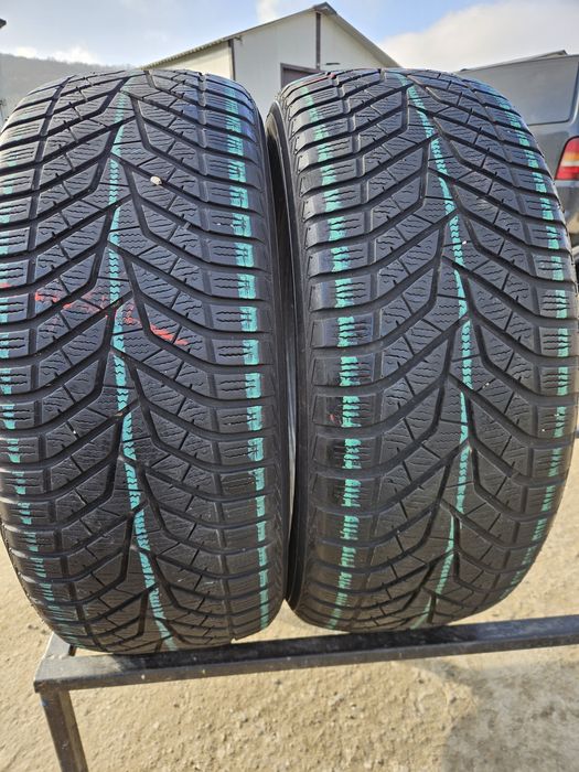 Vând anvelope iarna 235/55/17 235/55r17 IOKOHAMA