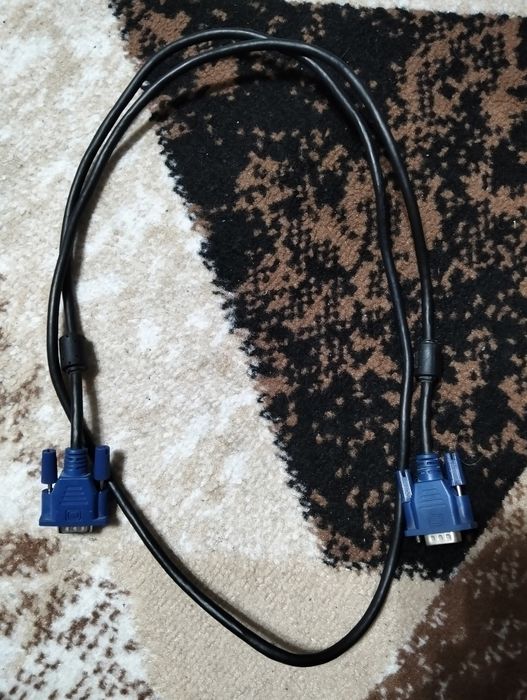 Продаю VGA-кабель