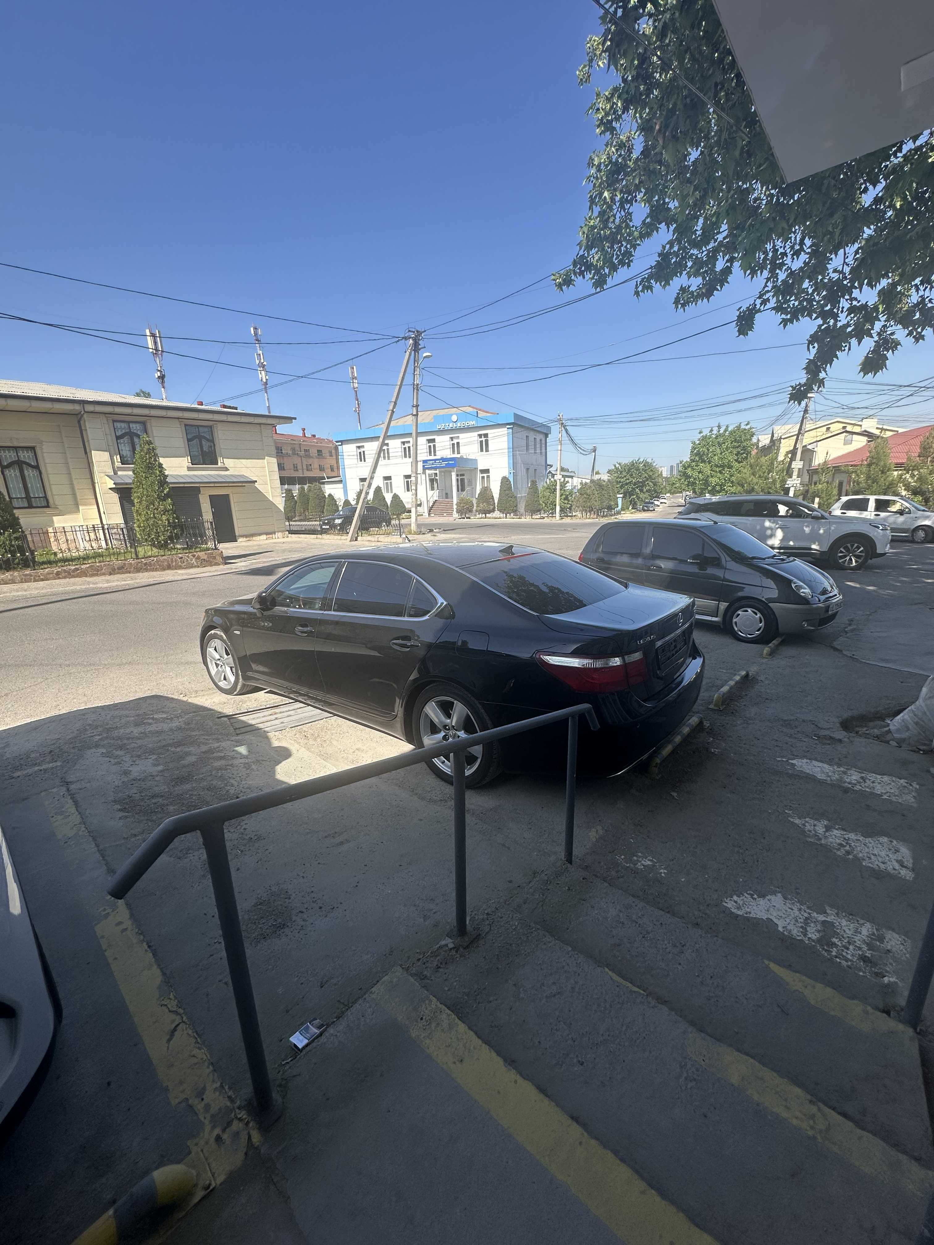 Lexus LS460L Executive Edition Роскошь и Совершенство с мин. пробегом