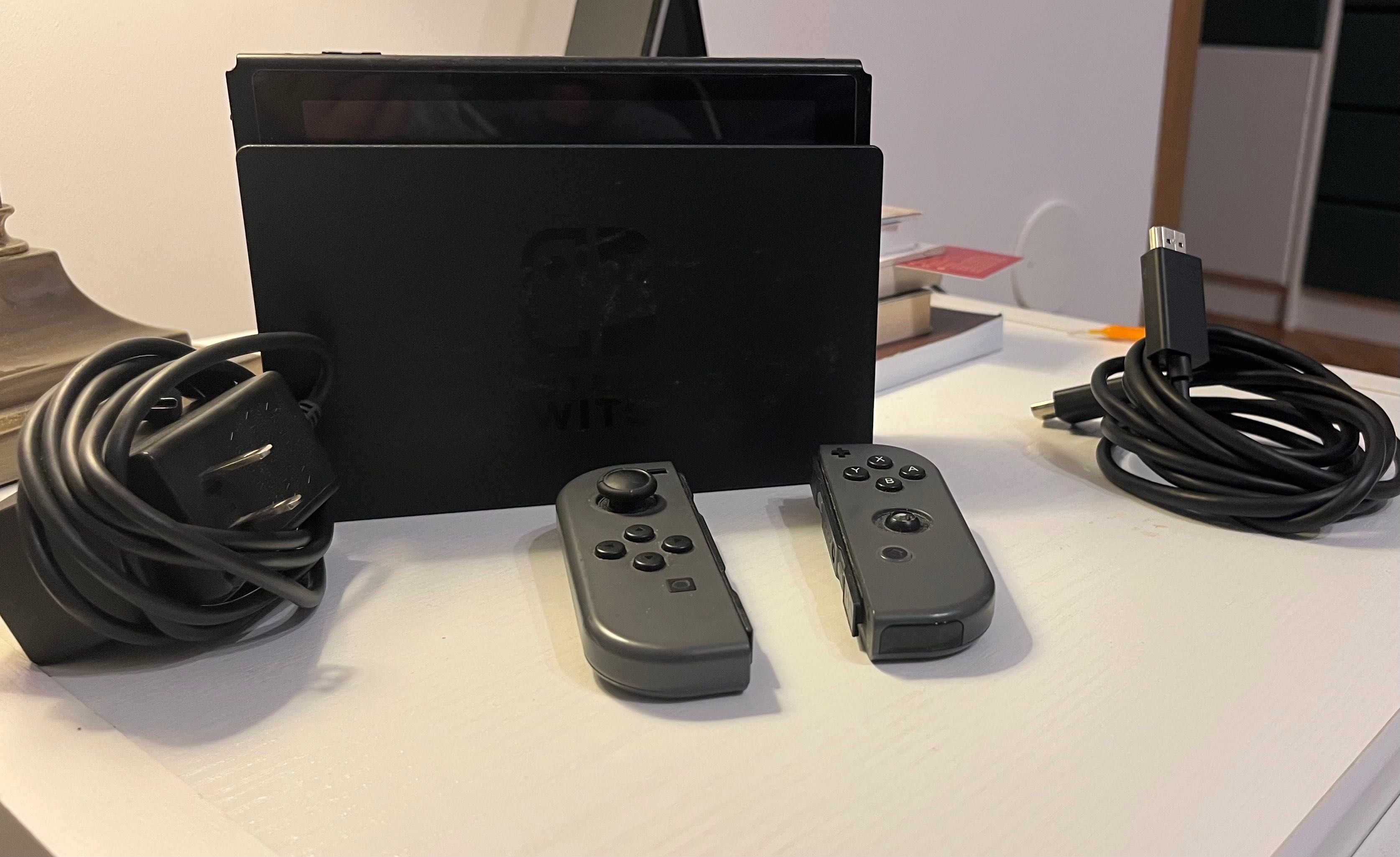 Nintedo switch functional si accesorii.