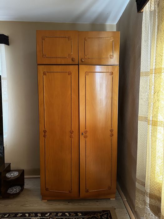 Mobilă veche 'tineret'