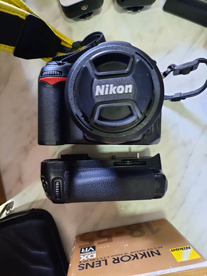 Продаю свой полупрофисиональную фото камеру  Nikon D7000