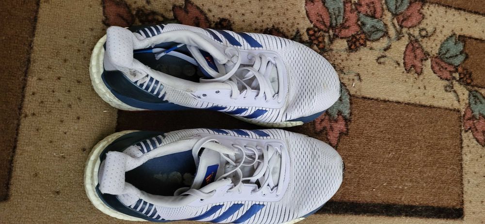 Продавам маратонки :Адидас"!