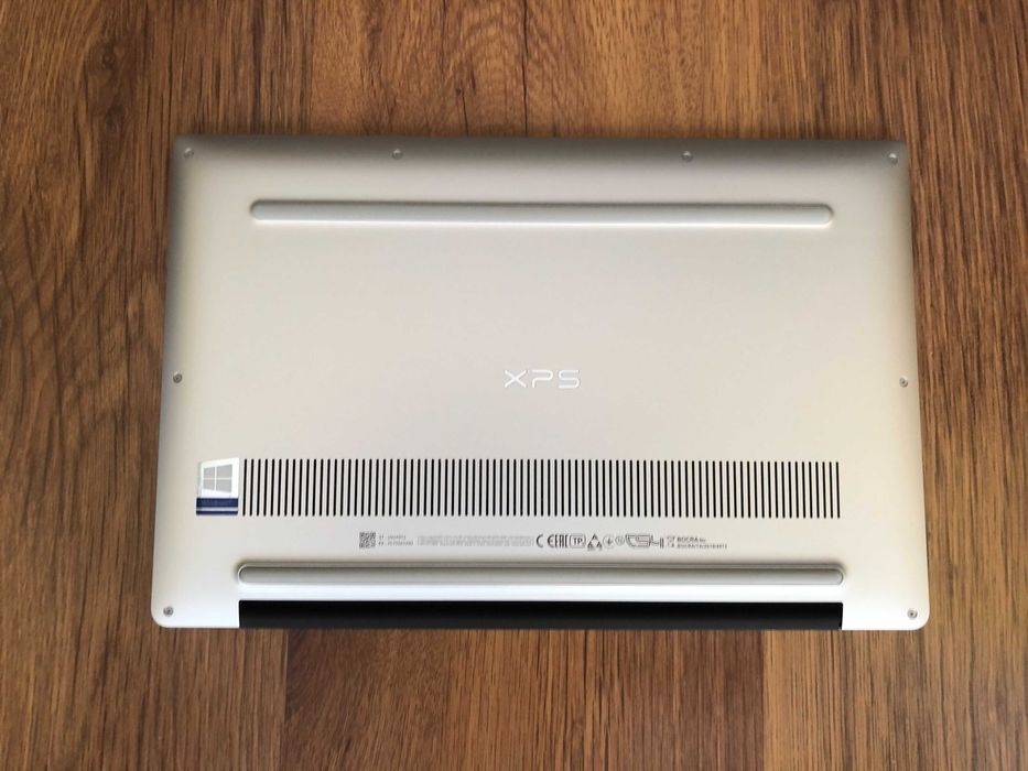 13.3' Full HD Core i7-10710u DELL XPS 7390 16GB RAM/512GB NVMe/Бат 6ч.