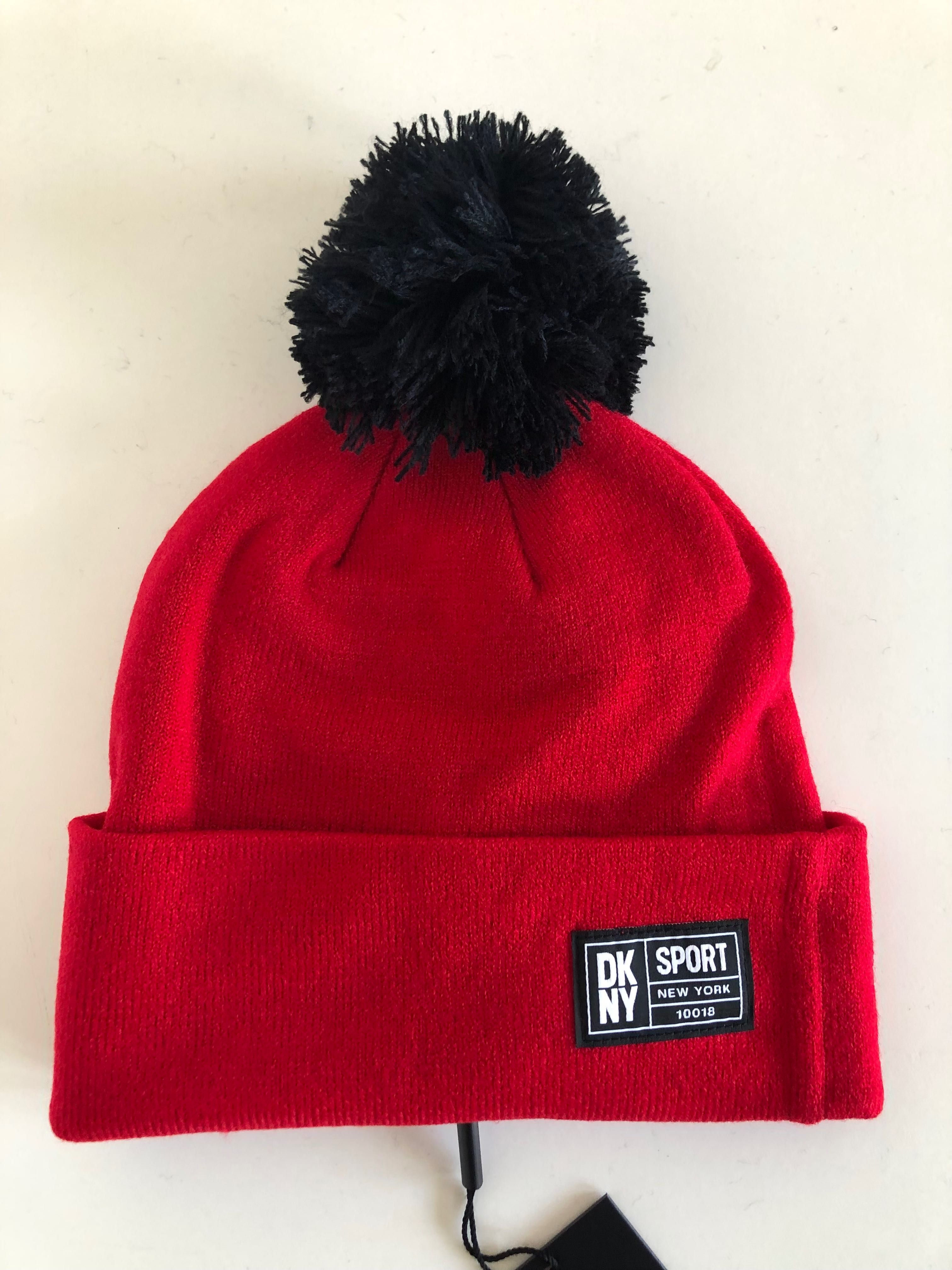 DKNY - зимна шапка
