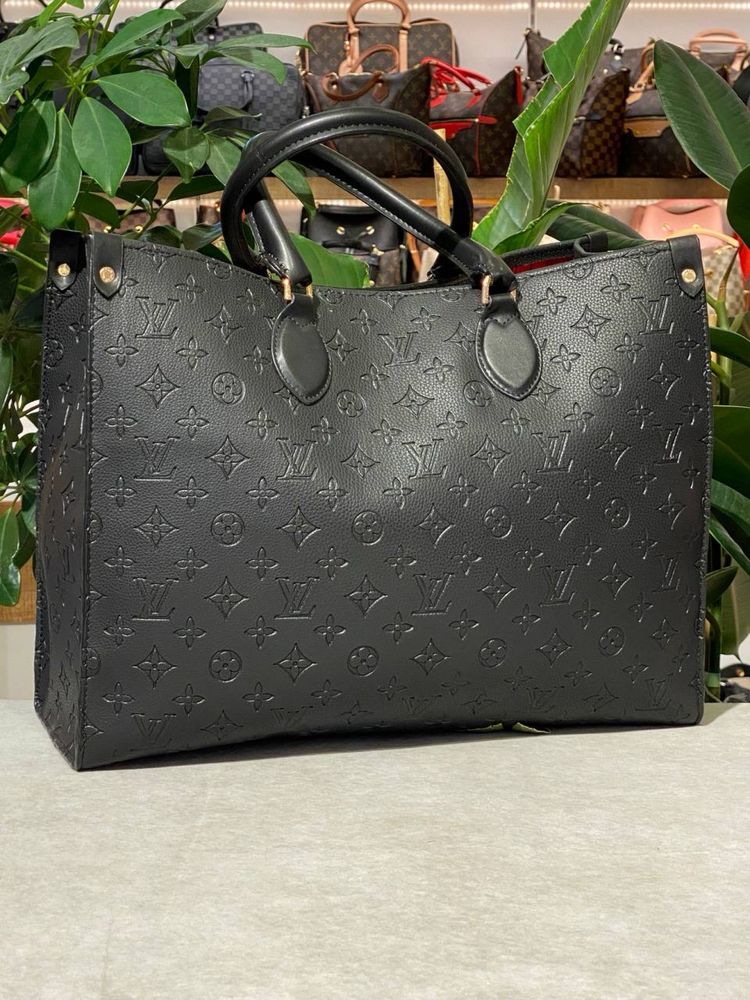 Geanta Louis Vuitton Noua !!! Dimensiuni 41/31 !!!