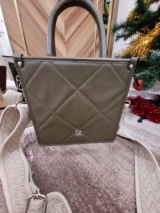 Дамса чанта цвят маслинено зелен