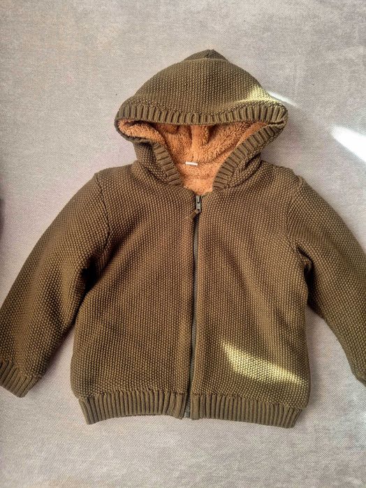 Топло плетена жилетка р-р 104-110