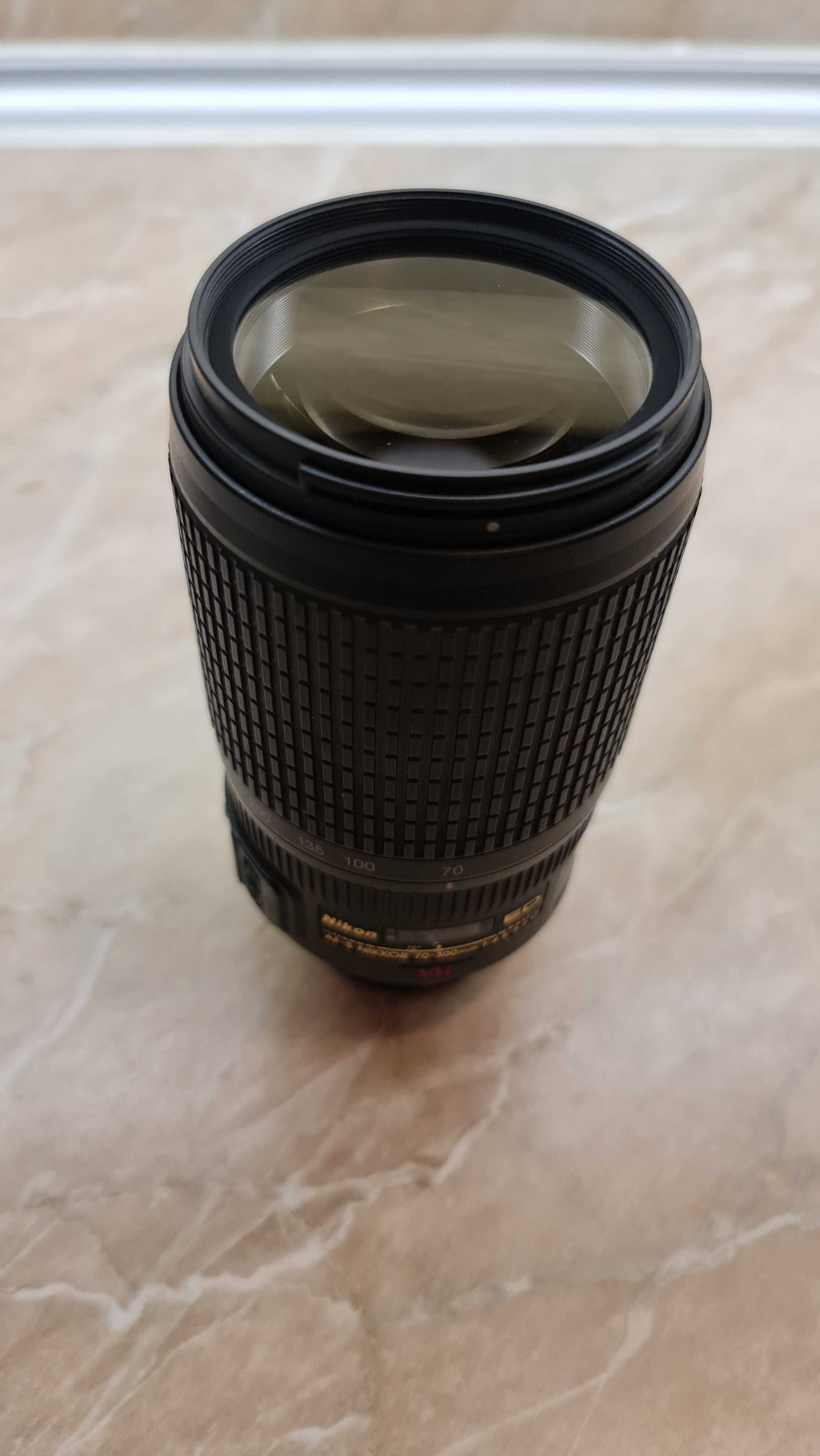 Обектив Nikon 70-300mm + UV филтър