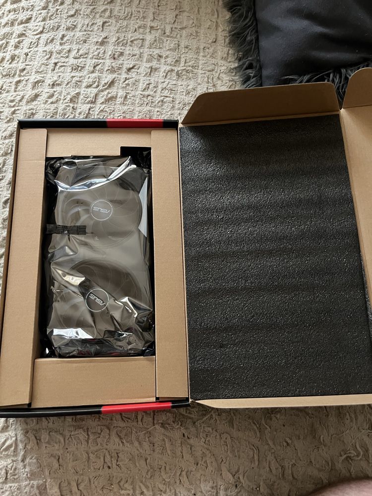 Asus Dual AMD Radeon RX6600 XT OC 8GB Гейминг Видеокарта