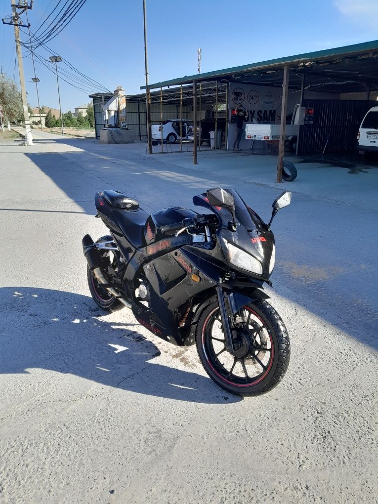 Moto sotiladi 1400 dollar ga