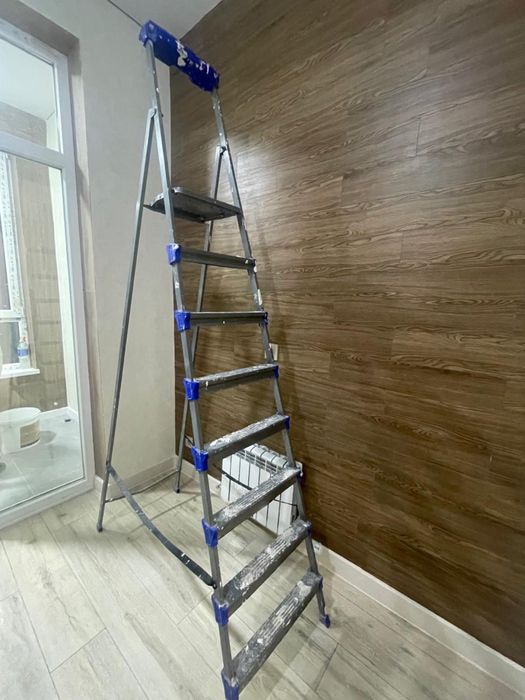 Продам лестницу стремянку