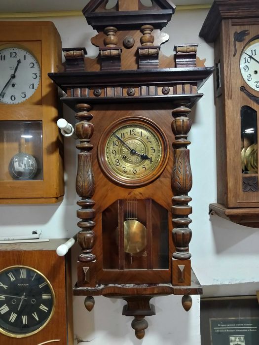 Часы настенные старинные F.M.S. Frederic Maute, около 1895 года,