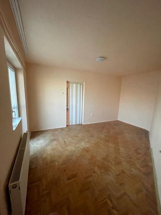 De vanzare / de inchiriat apartament cu 2 camere