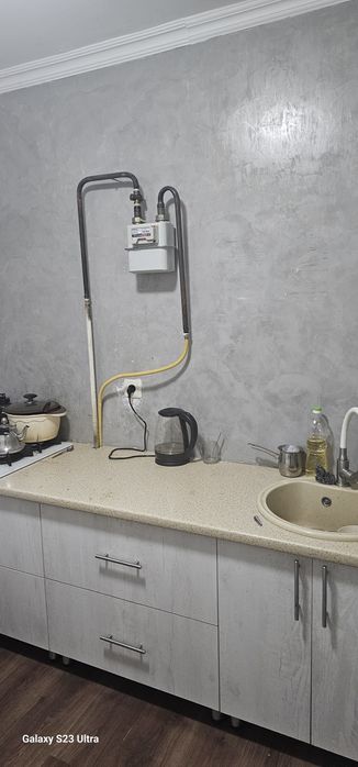 Продаётся Одна Комнатный Квартира на 1 Мик  17 дом. 58 Кв... Не главой