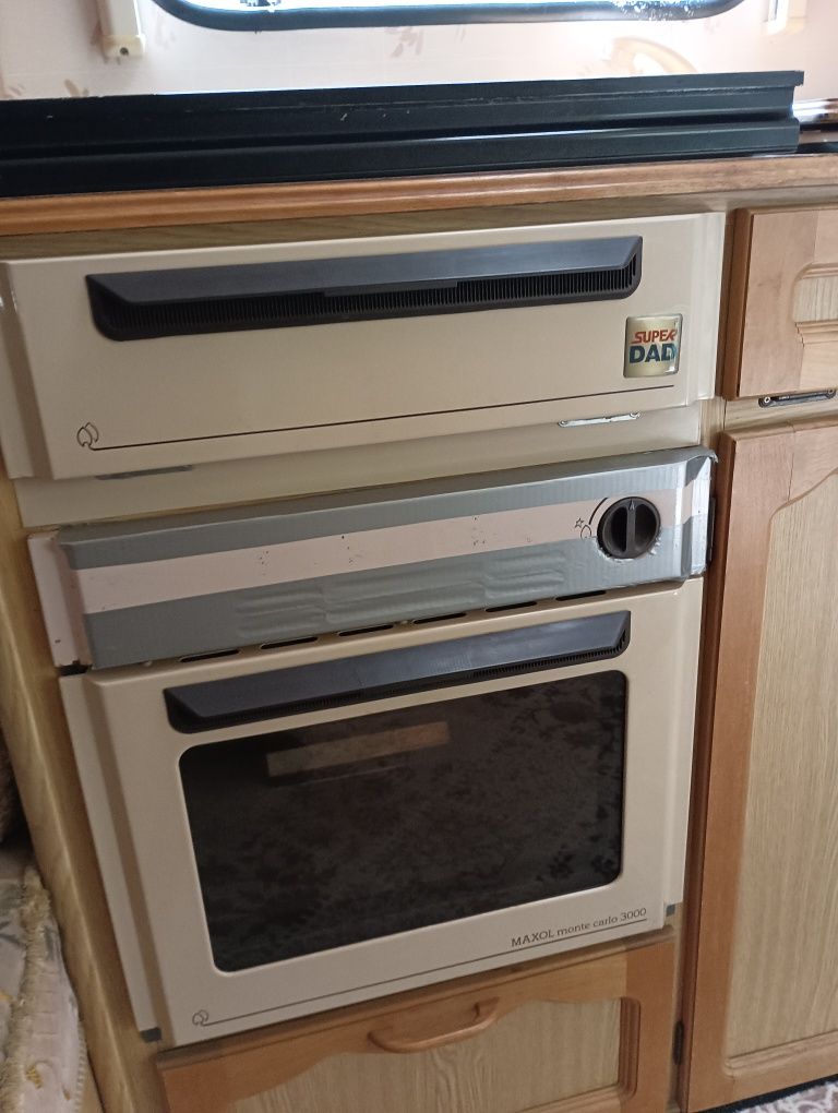 Продавам каравана Елдис