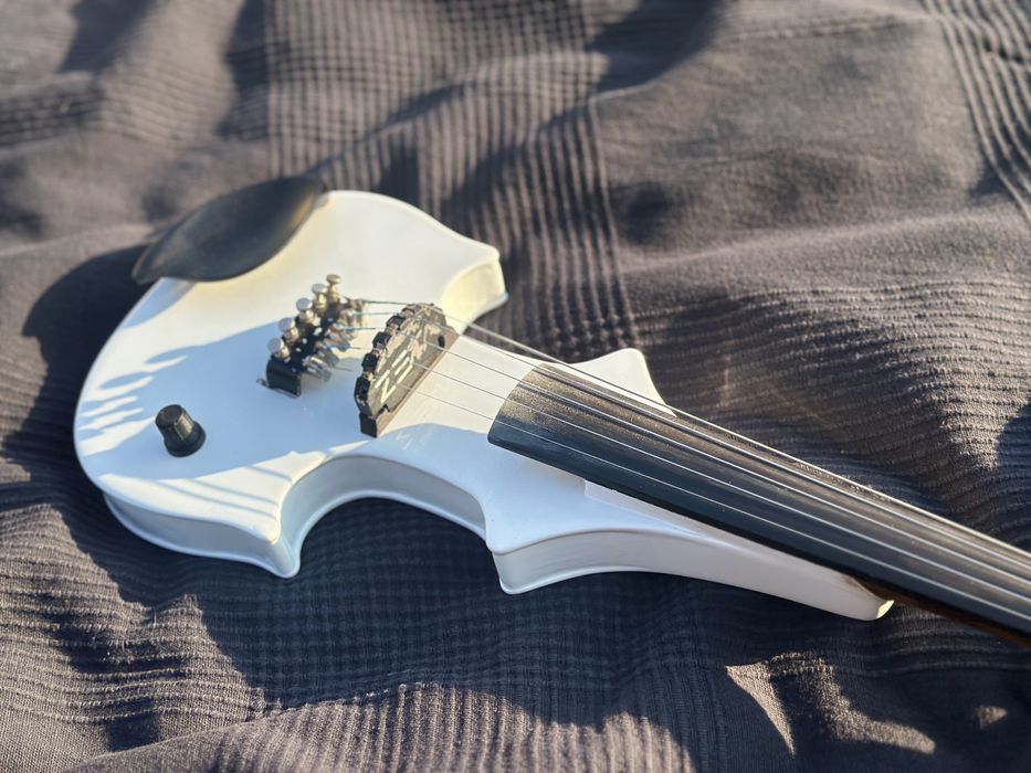 Vioara Zeta electronica