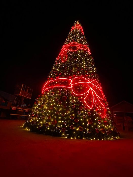 Новогоднее оформление, ветки/гирлянды/ёлки/фигурки