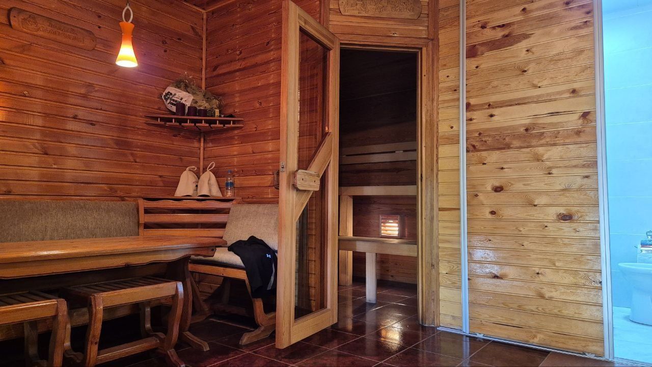 Продается дом 5 комнат, ор-р: метро Новза, 5,2 сотки