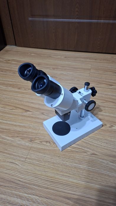 Vand microscop pentru electronica