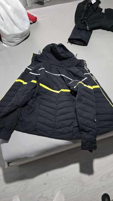 Pantaloni si geaca ski, ca si noi