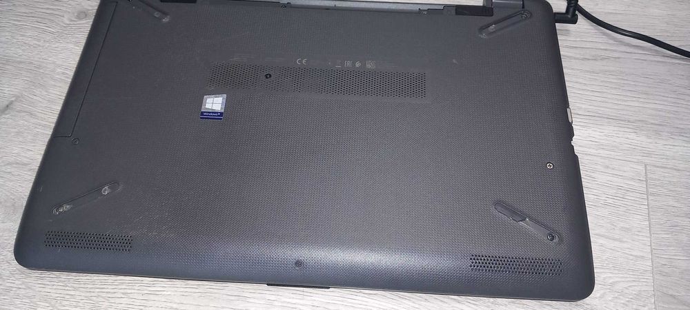 Laptop HP 250 G6 i5-7200U 3.1G/15.6"/8GB ddr4/128GB M.2/Video 2GB/W.11