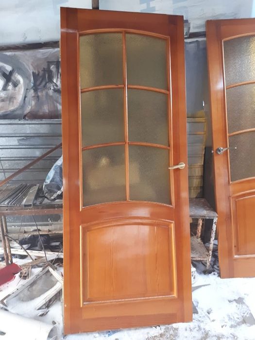 Двери межкомнатные из натурального дерева, б/у, 4 штуки