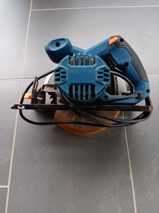 Vand fierastrau circular electric
