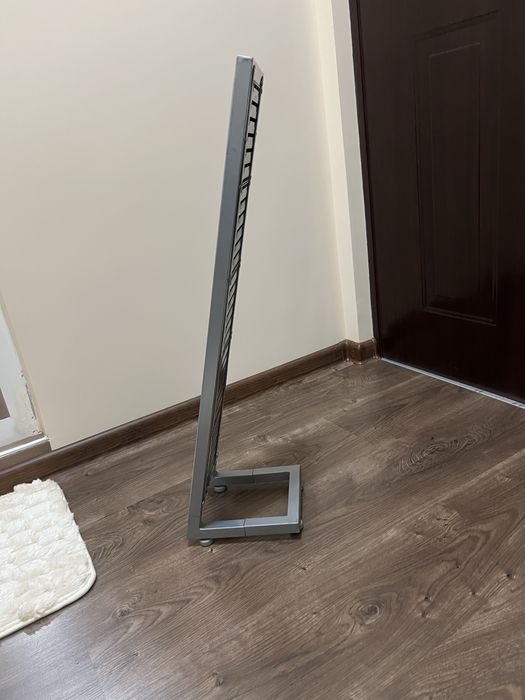 Стационарна стойка компактдискове