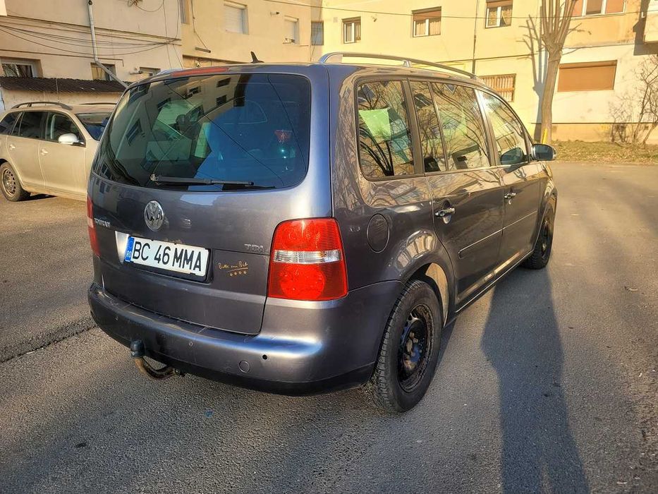 Volkswagen Touran / Highline / 1.9 - 105 Cp