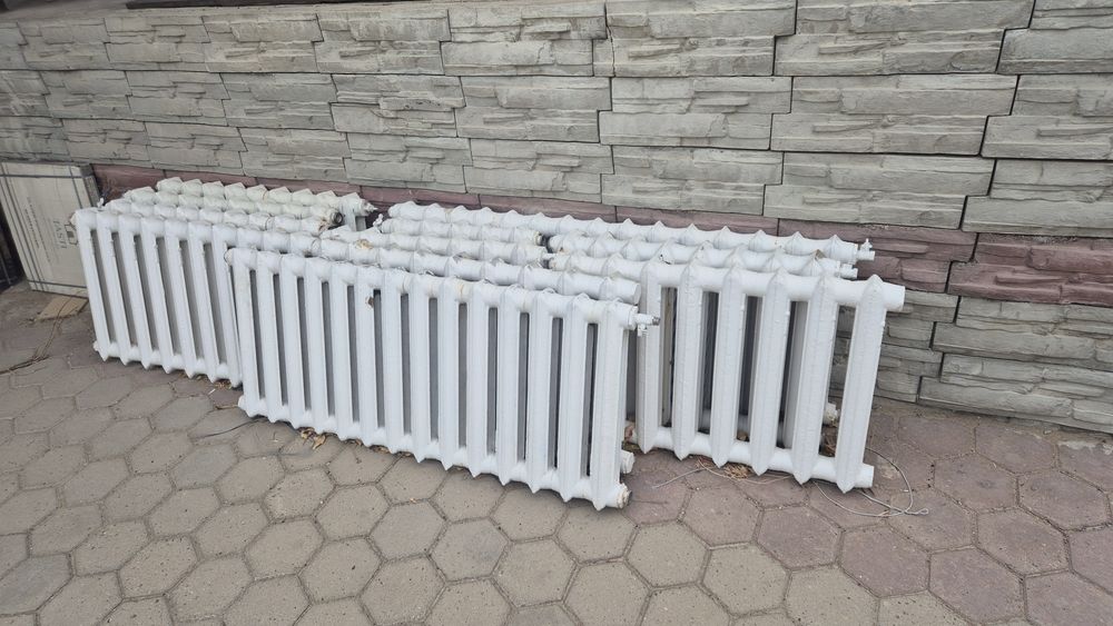 Продам чугунные батареи, секция 1000 тг.