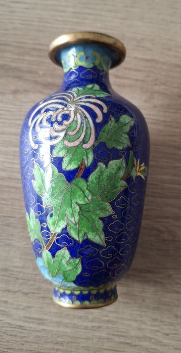 Синя вазичка с месинг