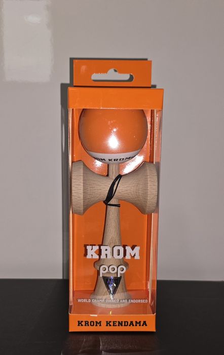 Kendama KROM POP LOL Culori Diverse (Rosu / Roz / Portocaliu)