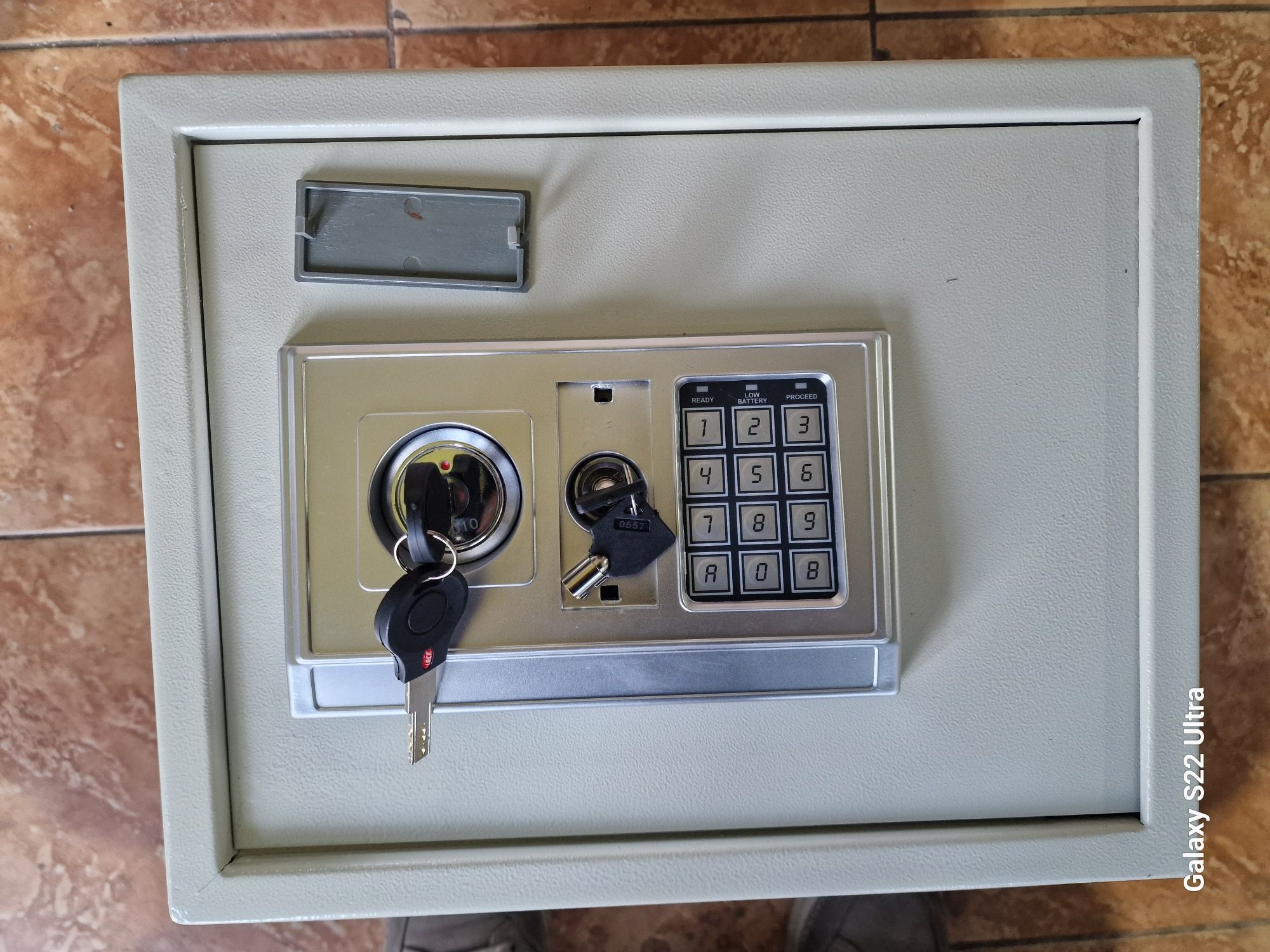 Seif metalic 30 cm cu 2 chei