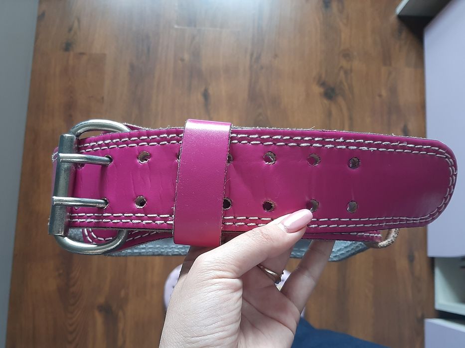 Розов колан за щанга