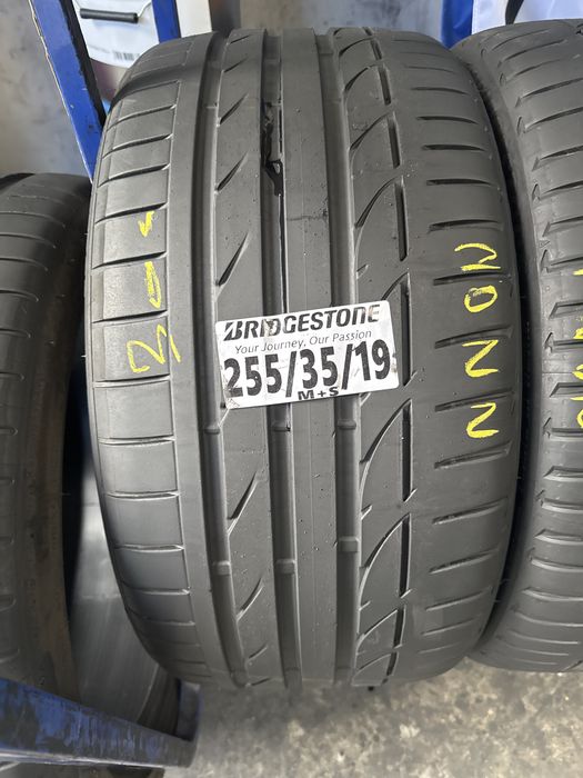 255/35/19 Bridgestone