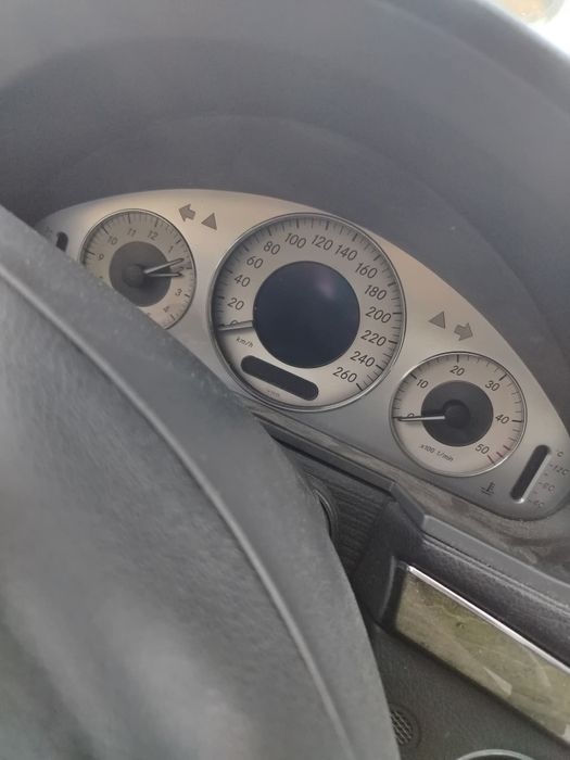 Mercedes w211 2.7cdi на части!