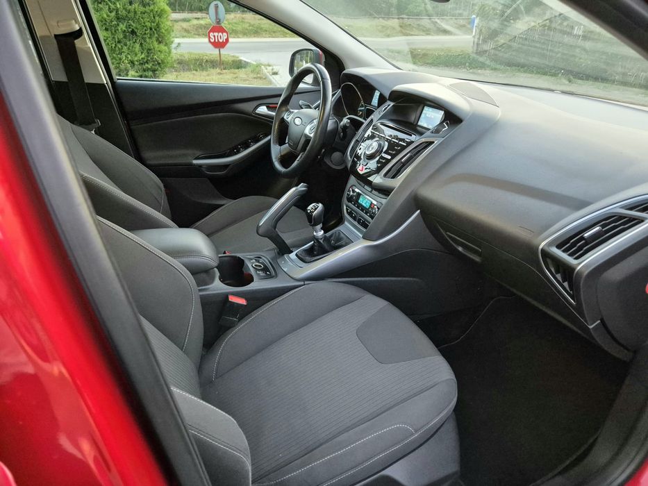 Focus 3 2012 titanium 1.6 benzină 150cp