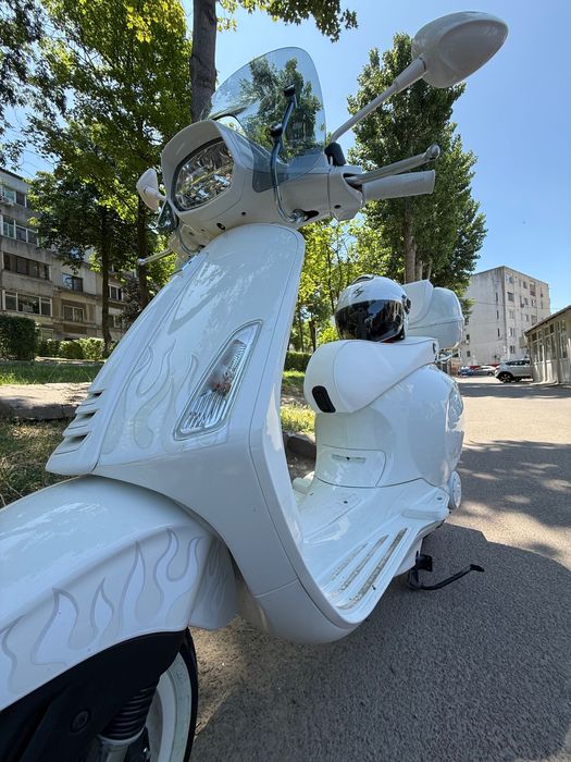 Scuter Vespa - editie Justin Biber