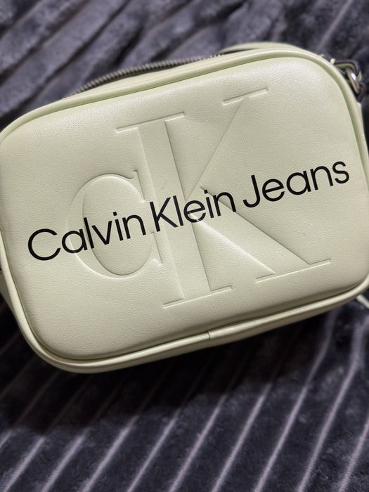 Дамска чанта през рамо