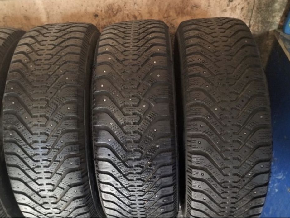 Зимние шины 195/65/15 Goodyear