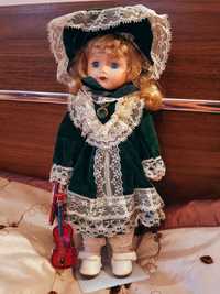Порцеланова кукла с цигулка