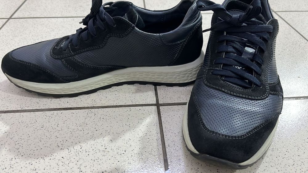 Мужские кроссовки