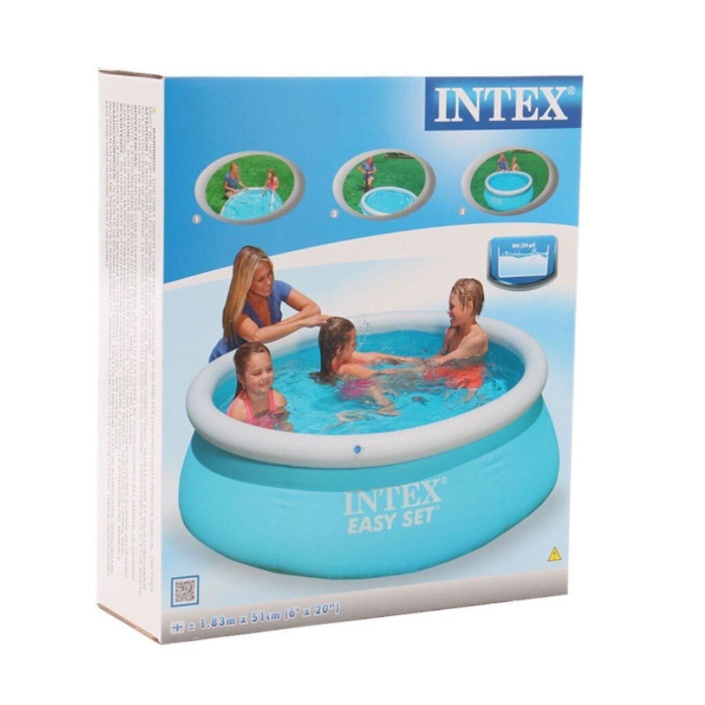 Piscina  aproape noua